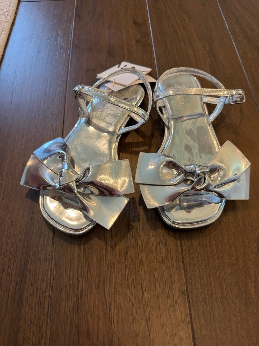 Zara Girls Silver Bow Sandals Size 31 NWT - C11-617